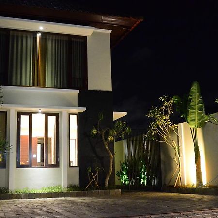 The Arnaya Villa Kuta  Ruang foto