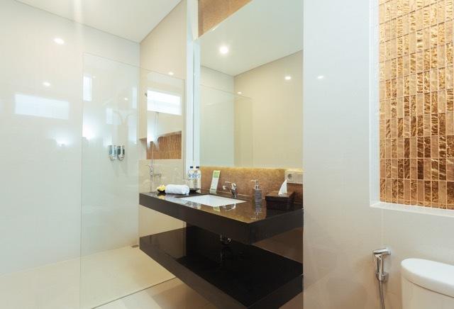 The Arnaya Villa Kuta  Ruang foto