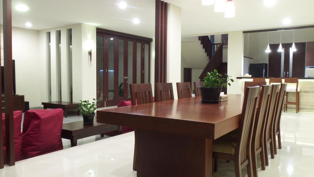 The Arnaya Villa Kuta  Ruang foto